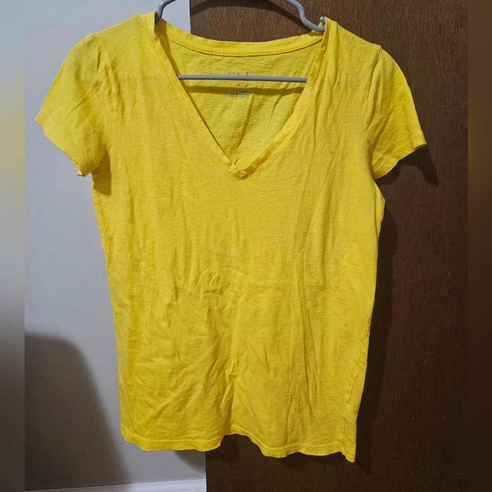 a new day Bright Yellow Short Sleeve V-Neck Tee Size XS